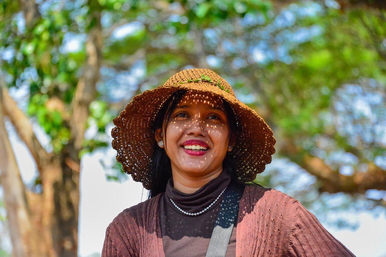 woman, hat, smile-5652764.jpg