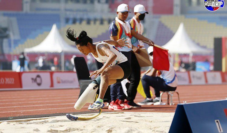 PM Congratulates Cambodia’s Long Jump Gold Medalist.