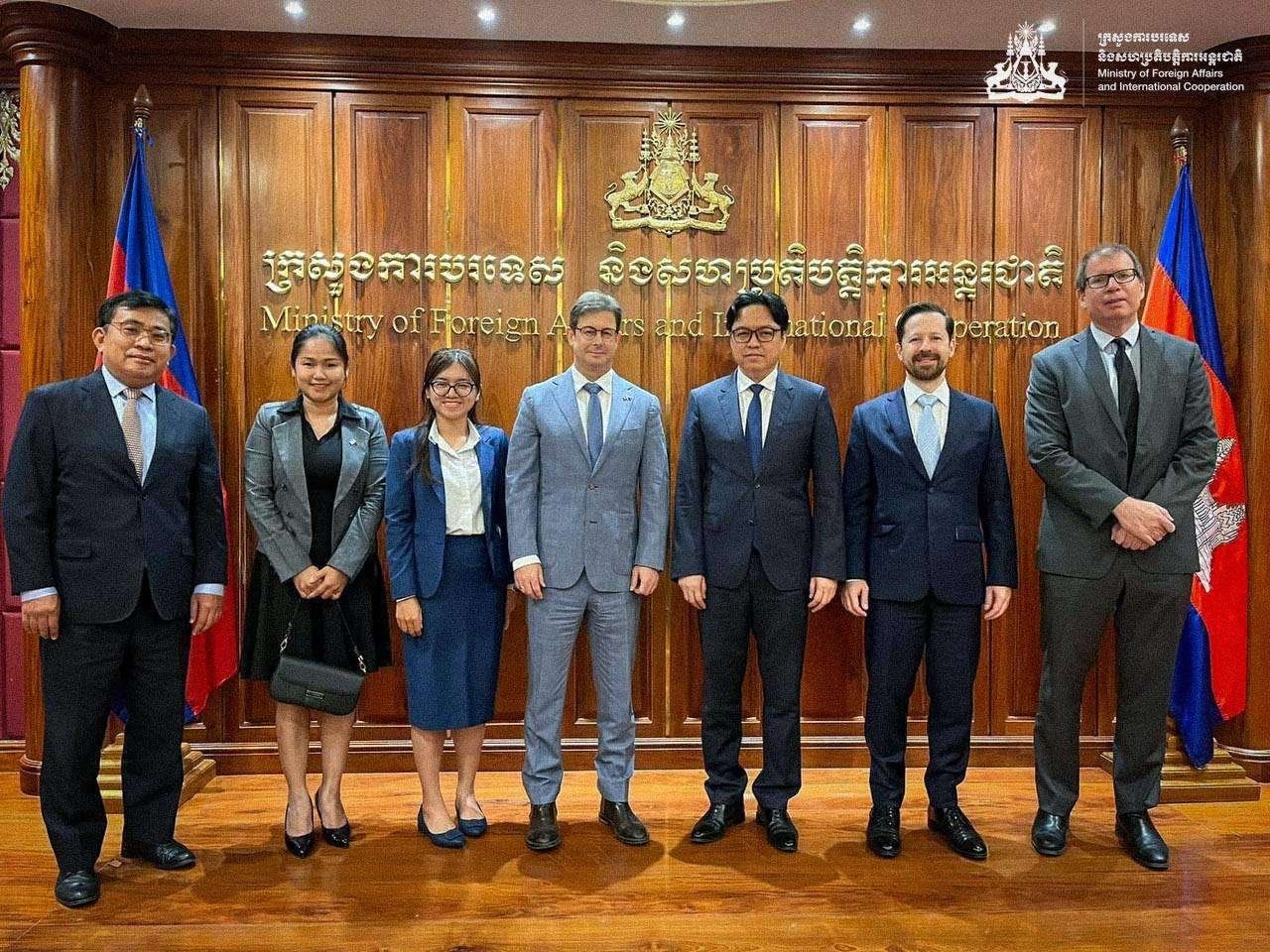 Cambodia and Australia Pledge to Boost Cooperation