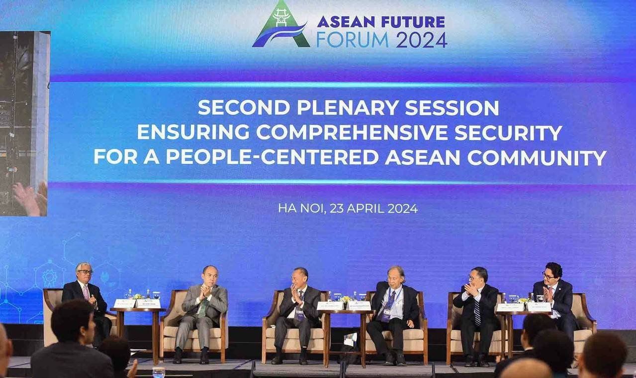 Cambodian Official Attends ASEAN Future Forum in Hanoi