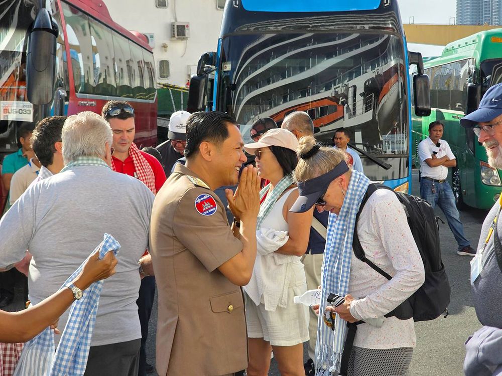 Cruise Ship Viking Venus Brings 856 Tourists to Sihanoukville